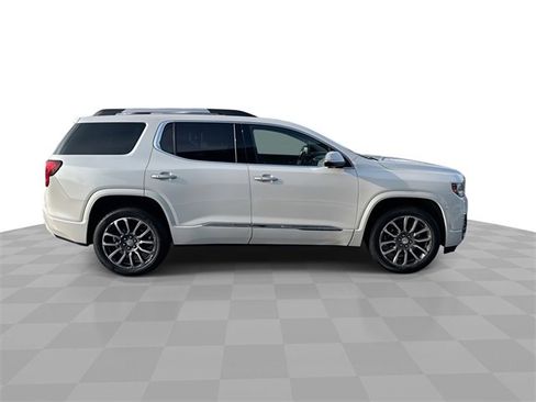 Used 2021 GMC Acadia Denali w/ Denali Ultimate Package image 9