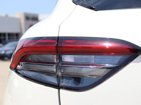 Used 2022 Maserati Levante Modena image 12