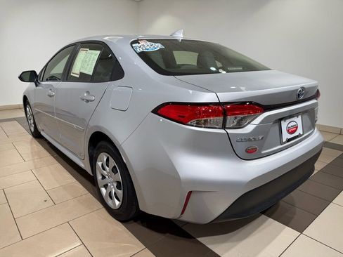 Certified 2023 Toyota Corolla LE image 3