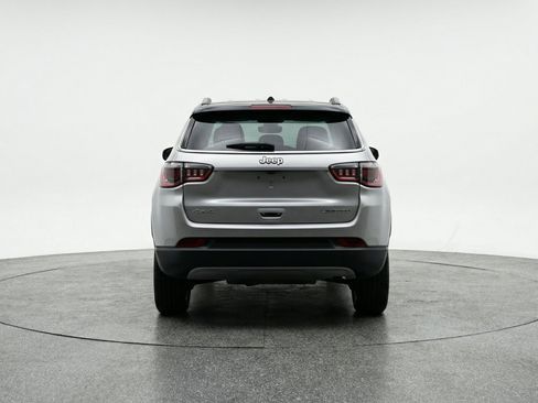 Used 2025 Jeep Compass Limited AWD/4WD image 7