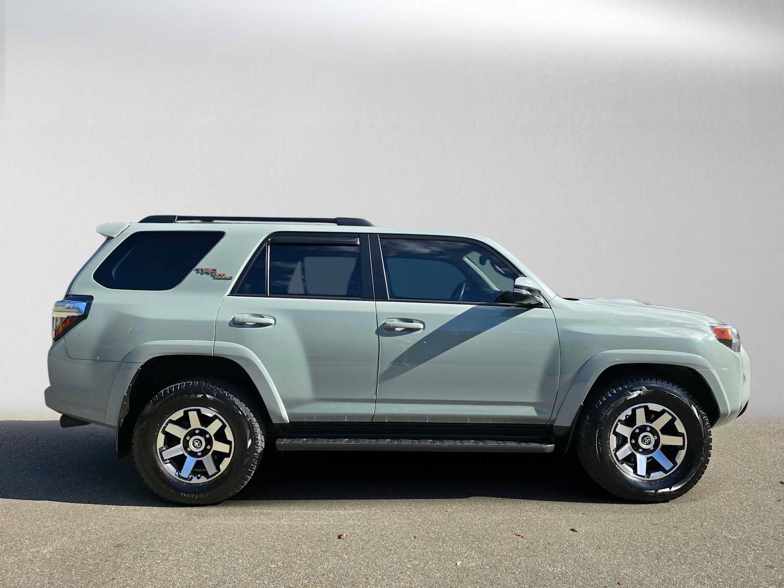 Used 2023 Toyota 4Runner TRD Off-Road Premium AWD/4WD image 2