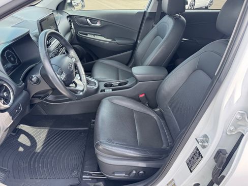 Used 2023 Hyundai Kona Limited image 5