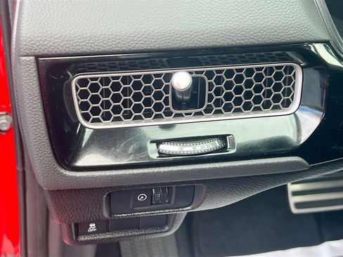 Used 2024 Honda Civic Sport image 10