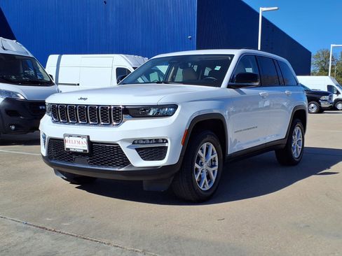 Used 2022 Jeep Grand Cherokee Limited image 4