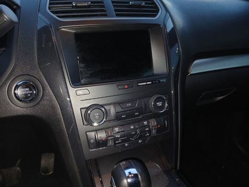 Used 2019 Ford Explorer XLT w/ XLT Sport Appearance Package image 22