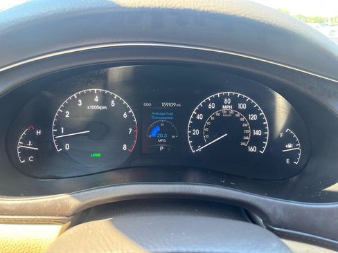 Used 2012 Hyundai Genesis 3.8 w/ Premium Pkg RWD image 16