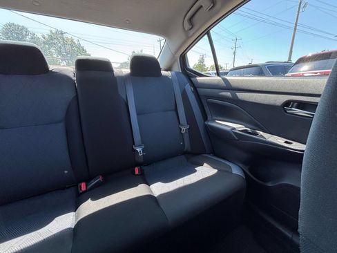 Used 2025 Nissan Versa SV FWD image 30