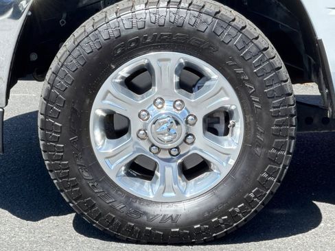 Used 2024 RAM 2500 Big Horn AWD/4WD image 41