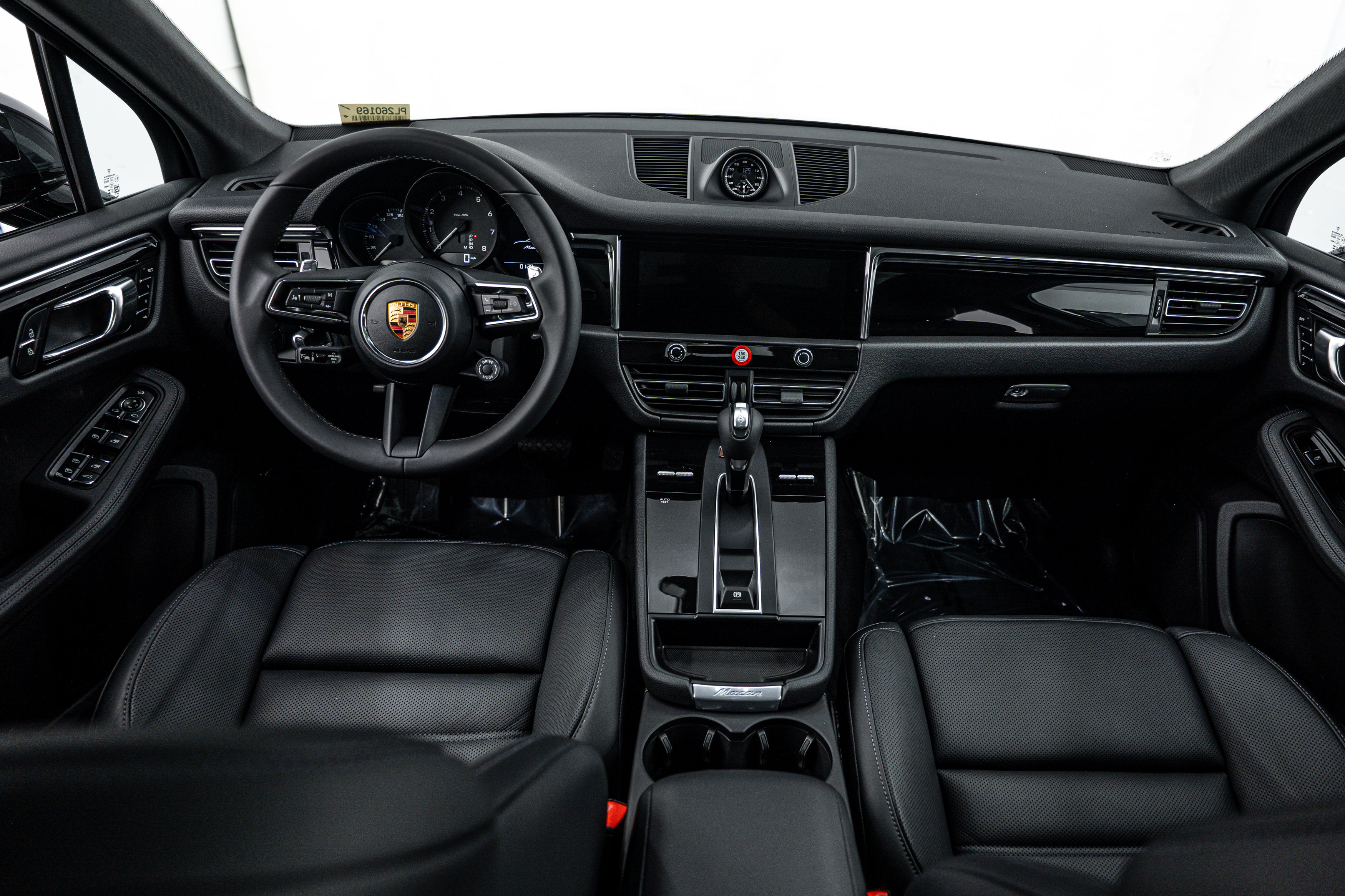 Certified 2026 Porsche Macan AWD/4WD image 13