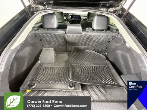 Used 2025 Toyota Prius XLE AWD/4WD image 28