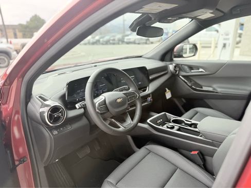 New 2026 Chevrolet Equinox LT w/ Convenience Package II image 11