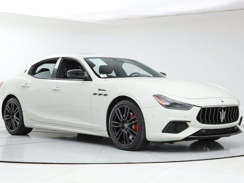Certified 2023 Maserati Ghibli Modena RWD image 7