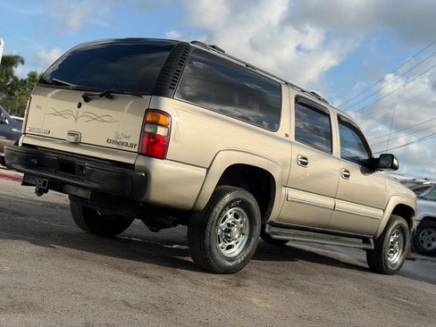 Used 2003 Chevrolet Suburban 2500 LT w/ LT Preferred Equipment Group AWD/4WD image 4