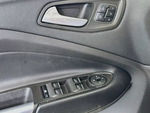 Used 2019 Ford Escape Titanium AWD/4WD image 21