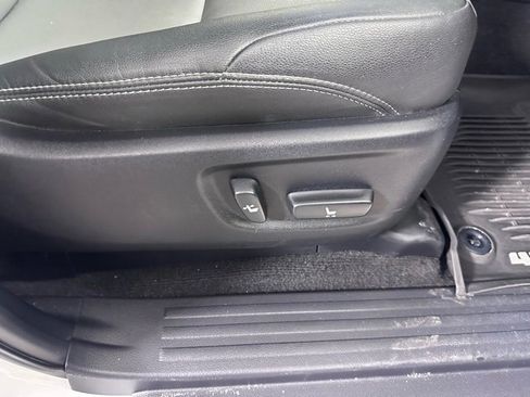 Used 2020 Toyota 4Runner SR5 Premium w/ Moonroof Package image 11