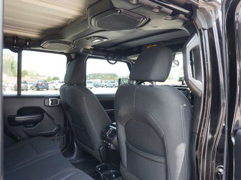 Used 2018 Jeep Wrangler Unlimited Sport S image 31