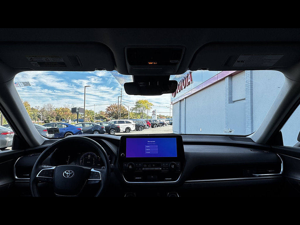 Certified 2024 Toyota Grand Highlander AWD image 33