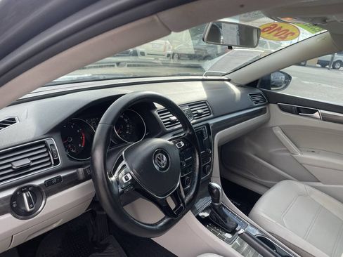 Used 2016 Volkswagen Passat 1.8T SE FWD image 22