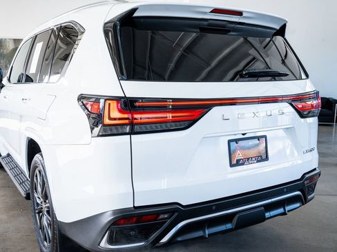 Used 2024 Lexus LX 600 F Sport image 22