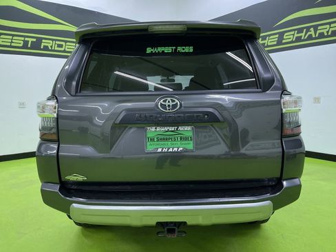 Used 2017 Toyota 4Runner TRD Off-Road image 8