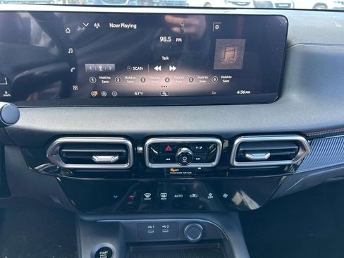 New 2026 Nissan Sentra SR w/ Floor Mat Package image 10