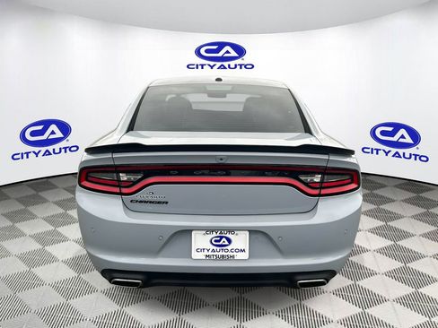 Used 2021 Dodge Charger SXT w/ Blacktop Package image 5