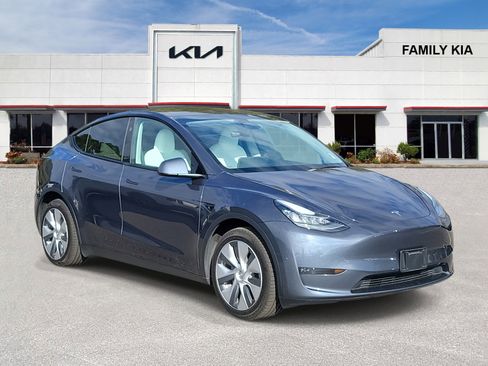 Used 2023 Tesla Model Y Long Range image 1