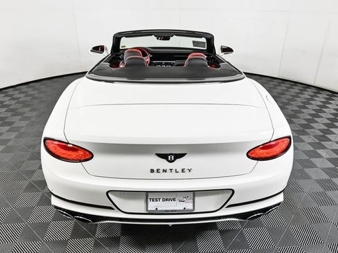 Used 2021 Bentley Continental GT image 4