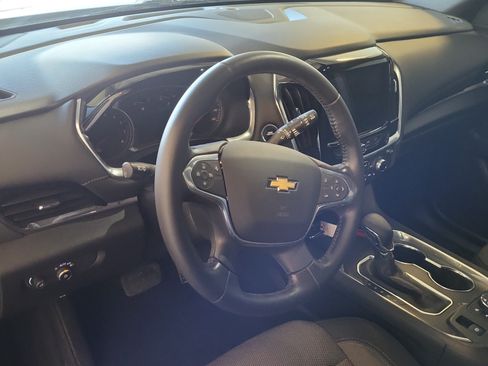 Used 2022 Chevrolet Traverse LT FWD image 10