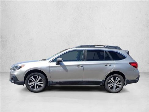 Used 2018 Subaru Outback 2.5i Limited AWD/4WD image 12