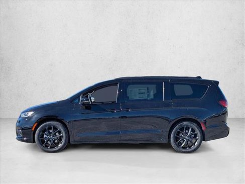 New 2026 Chrysler Pacifica Select w/ S Appearance Package FWD image 5