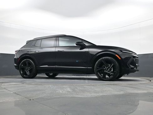 Used 2024 Chevrolet Equinox EV RS image 23