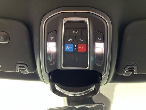 Used 2024 Jeep Wagoneer Series II w/ Flexible Seating Group RWD image 35
