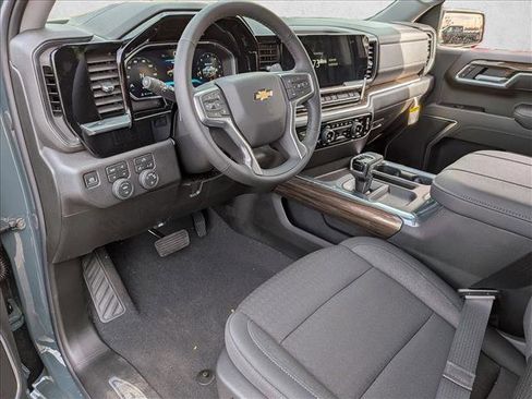 New 2026 Chevrolet Silverado 1500 LT w/ Z71 Off-Road Package image 3