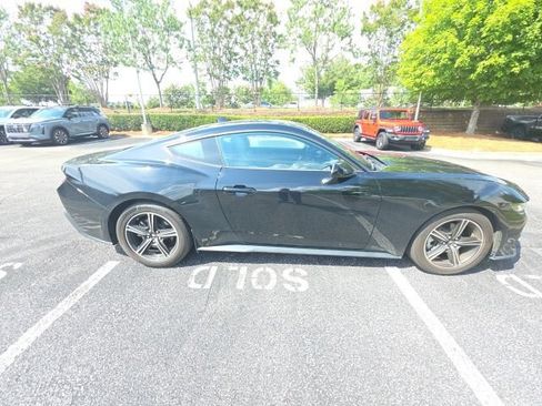 Used 2024 Ford Mustang Premium RWD image 5