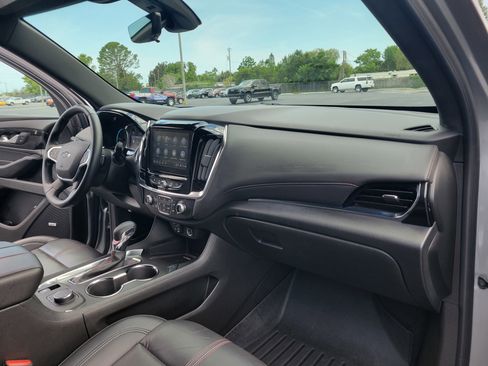 Certified 2023 Chevrolet Traverse RS w/ LPO, Cargo Package FWD image 33