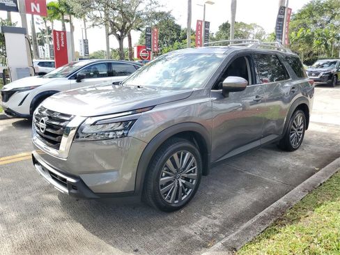 Certified 2025 Nissan Pathfinder SL w/ SL Premium Package image 3