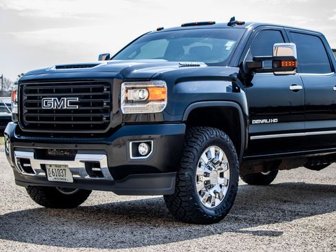 Used 2019 GMC Sierra 2500 Denali w/ Duramax Plus Package image 15