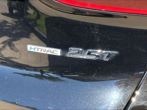 Used 2021 Hyundai Santa Fe Limited AWD/4WD image 10