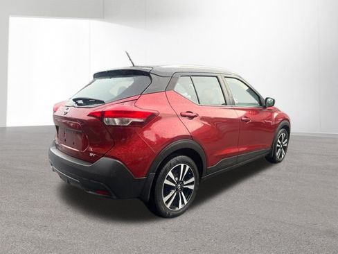 Used 2018 Nissan Kicks SV FWD image 23