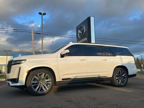 Used 2021 Cadillac Escalade ESV Sport Platinum image 3