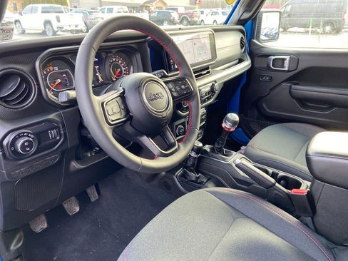 Used 2024 Jeep Gladiator Rubicon w/ Safety Group image 14