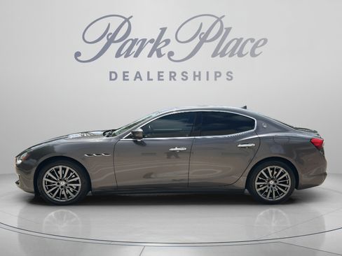 Used 2021 Maserati Ghibli RWD image 2