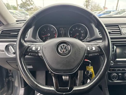 Used 2016 Volkswagen Passat 1.8T R-Line w/ R-Line Lighting Package image 26