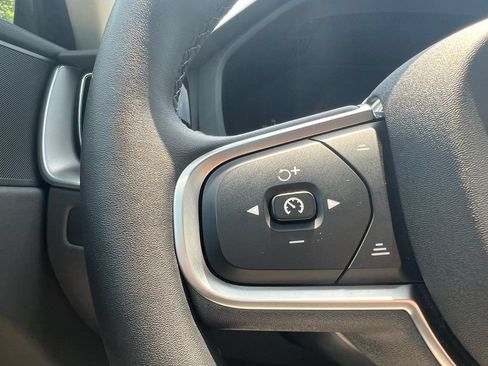 Certified 2025 Volvo XC60 B5 Core AWD/4WD image 12
