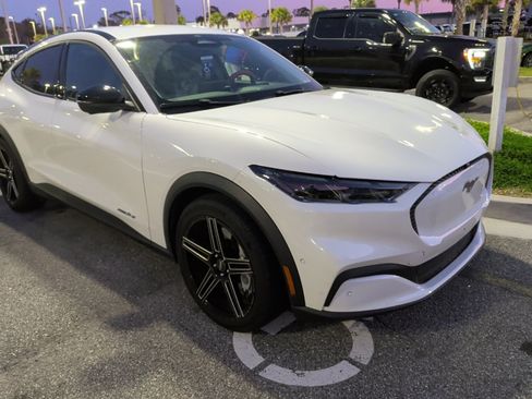 Used 2024 Ford Mustang Mach-E Select w/ Comfort Package Lite image 1