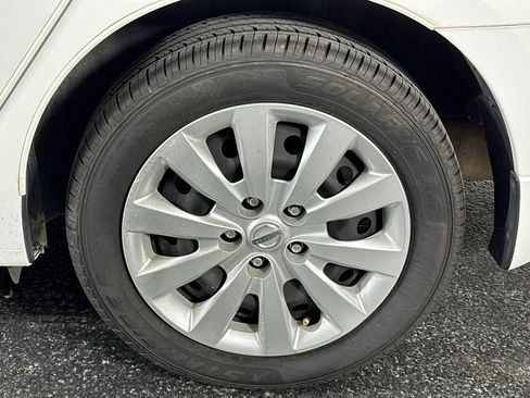 Used 2017 Nissan Sentra S image 14