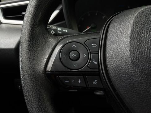Used 2025 Toyota Corolla LE FWD image 29