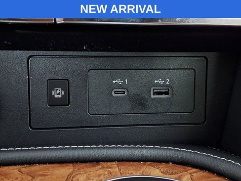 Used 2022 Nissan Armada SL w/ Captain's Chairs Package image 25