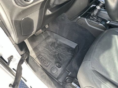 Used 2021 Jeep Wrangler Unlimited Sport image 23